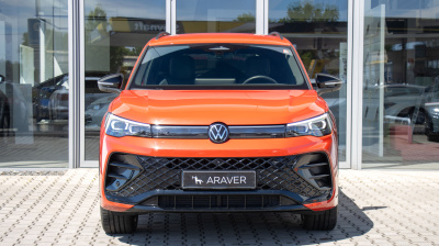 VW Tiguan 2.0 TDI R-Line 4x4 (pohľad do interiéru)