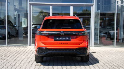 VW Tiguan 2.0 TDI R-Line 4x4 (pohľad do interiéru)