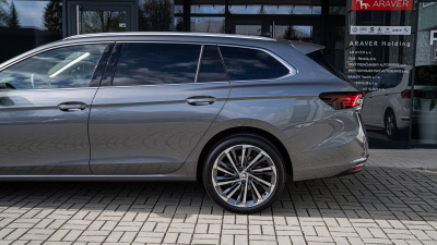 Škoda Superb Combi 2.0 TDI L&K 4x4 (pohľad zozadu)