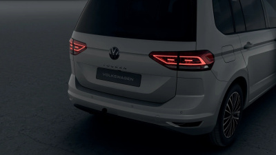 VW Touran 2.0 TDI Limited (pohľad do interiéru)