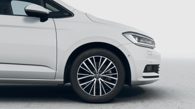 VW Touran 2.0 TDI Limited (pohľad do interiéru)