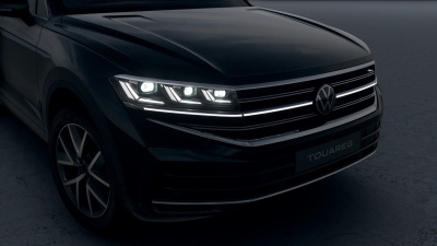 VW Touareg 3.0 TDI Premium Limited (pohľad spredu)