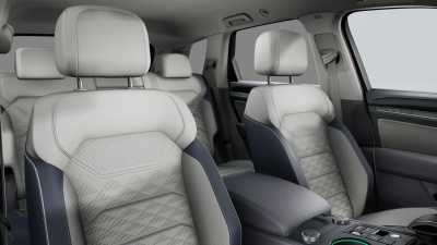 VW Touareg 3.0 TDI Premium Limited (pohľad do interiéru)