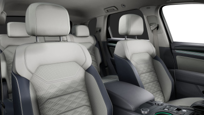 VW Touareg 3.0 TDI Premium Limited (pohľad do interiéru)