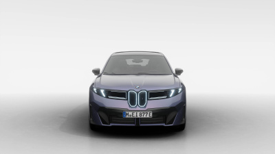 BMW iX3 50 xDrive (pohľad do interiéru)