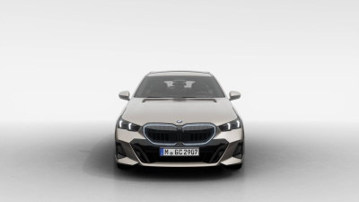 BMW 540d xDrive Touring (pohľad do interiéru)
