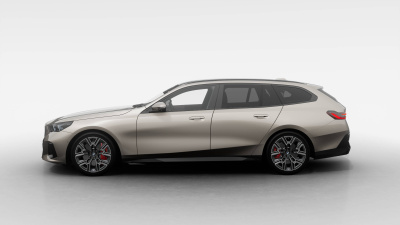 BMW 540d xDrive Touring (pohľad zozadu)