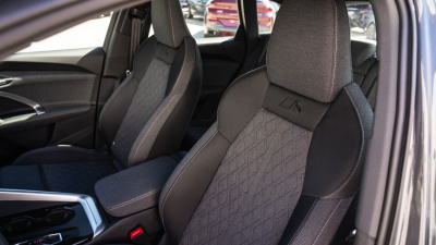 AUDI Q5 2.0 TDI Quattro (pohľad zozadu)