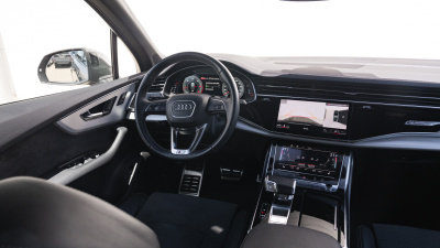 AUDI Q7 3.0 TDI Quattro (pohľad do interiéru)