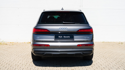 AUDI Q7 3.0 TDI Quattro (pohľad zboku)