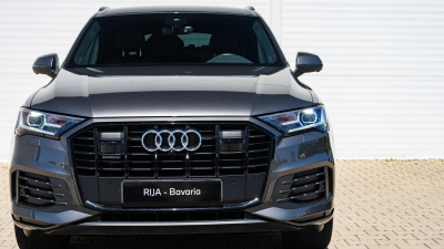 AUDI Q7 3.0 TDI Quattro (pohľad do interiéru)