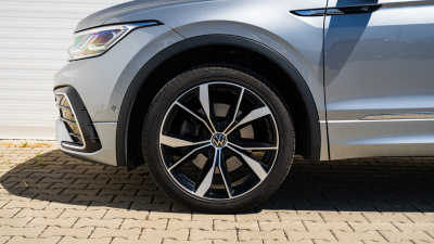 VW Tiguan Allspace 2.0 TDI R-Line (pohľad spredu)