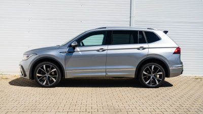 VW Tiguan Allspace 2.0 TDI R-Line (pohľad zozadu)