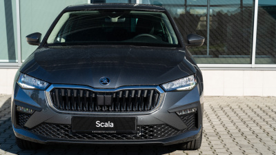Škoda Scala 1.5 TSI Extra Plus (pohľad spredu)