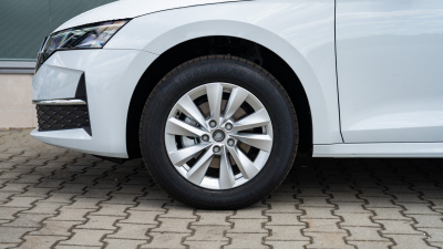 Škoda Octavia 2.0 TDI Selection (pohľad do interiéru)