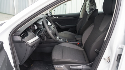 Škoda Octavia 2.0 TDI Selection (pohľad do interiéru)