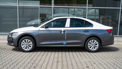 Škoda Octavia 1.5 TSI Extra (pohľad zboku)