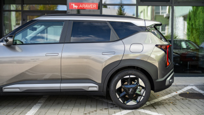 Kia Seltos 1.6 T-GDi 7DCT Gold (pohľad do interiéru)