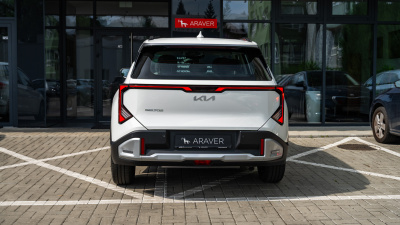 Kia Seltos 1.6 T-GDi Silver (pohľad spredu)