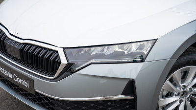 Škoda Octavia combi 1.5 TSI Extra Plus (pohľad spredu)