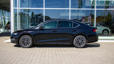 Škoda Octavia 1.5 TSI Top Selection (pohľad spredu)