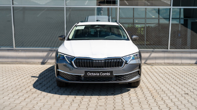 Škoda Octavia Combi 2.0 TDI Selection (pohľad zozadu)