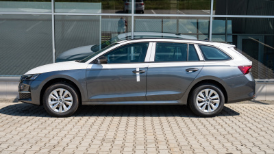 Škoda Octavia Combi 2.0 TDI Selection (pohľad zboku)