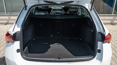 Škoda Octavia Combi 2.0 TDI Selection (pohľad do interiéru)