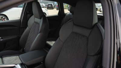 AUDI Q5 2.0 TDI Quattro (pohľad zozadu)