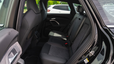 AUDI Q5 2.0 TDI Quattro (pohľad do interiéru)