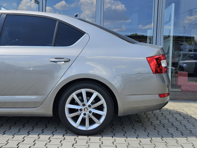 Škoda Octavia 1.6 TDI Style (pohľad do interiéru)