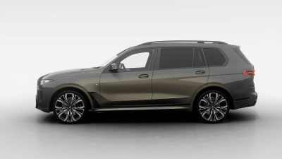 BMW X7 40d xDrive (pohľad zozadu)