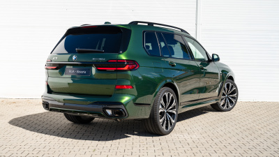 BMW X7 40d xDrive (pohľad zboku)