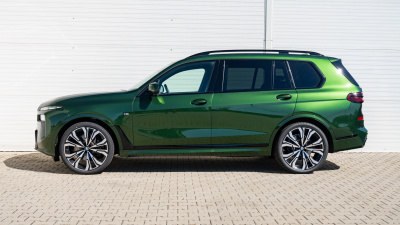 BMW X7 40d xDrive (pohľad zozadu)