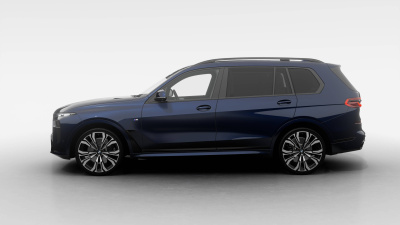 BMW X7 40d xDrive (pohľad zozadu)