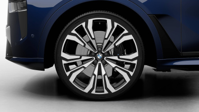 BMW X7 40d xDrive (pohľad spredu)
