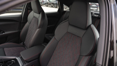AUDI Q5 Sportback 2.0 TDI Quattro (pohľad zozadu)