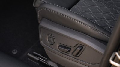 AUDI Q5 2.0 TDI Quattro (pohľad spredu)
