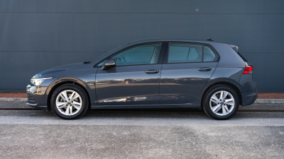Volkswagen Golf 2.0 TDI Life (pohľad zboku)