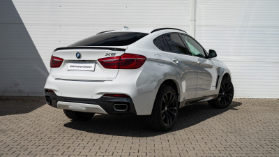 BMW X6 40d xDrive (pohľad zboku)