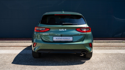 Kia Ceed 1.5 T-GDi Gold (pohľad spredu)
