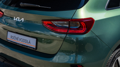 Kia Ceed 1.5 T-GDi Gold (pohľad do interiéru)