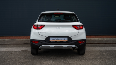 Kia Stonic 1.2 DPI Silver (pohľad spredu)