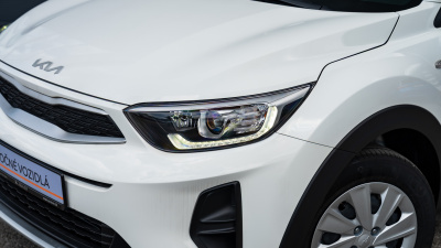 Kia Stonic 1.2 DPI Silver (pohľad do interiéru)