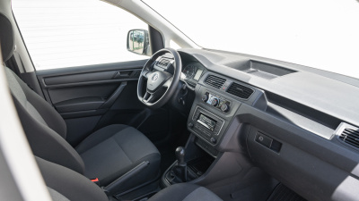 VW Caddy Cargo Maxi 2.0 TDI (pohľad do interiéru)
