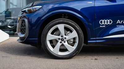 AUDI Q5 2.0 TDI Quattro (pohľad do interiéru)