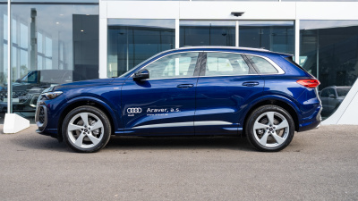 AUDI Q5 2.0 TDI Quattro (pohľad spredu)