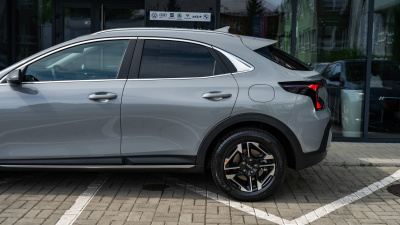 Kia XCeed 1.6 T-GDi 7 DCT Silver (pohľad do interiéru)