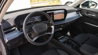 AUDI Q3 1.5 TFSI (pohľad zboku)