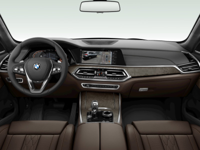BMW X5 40i xDrive (pohľad spredu)